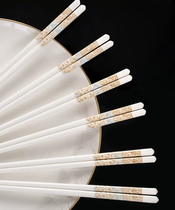 Premium high-end household chopsticks, made of high-grade Jingdezhen ceramic, antibacterial, mildew-resistant, high-temperature resistant, easy to clean, healthy and drop-resistant.